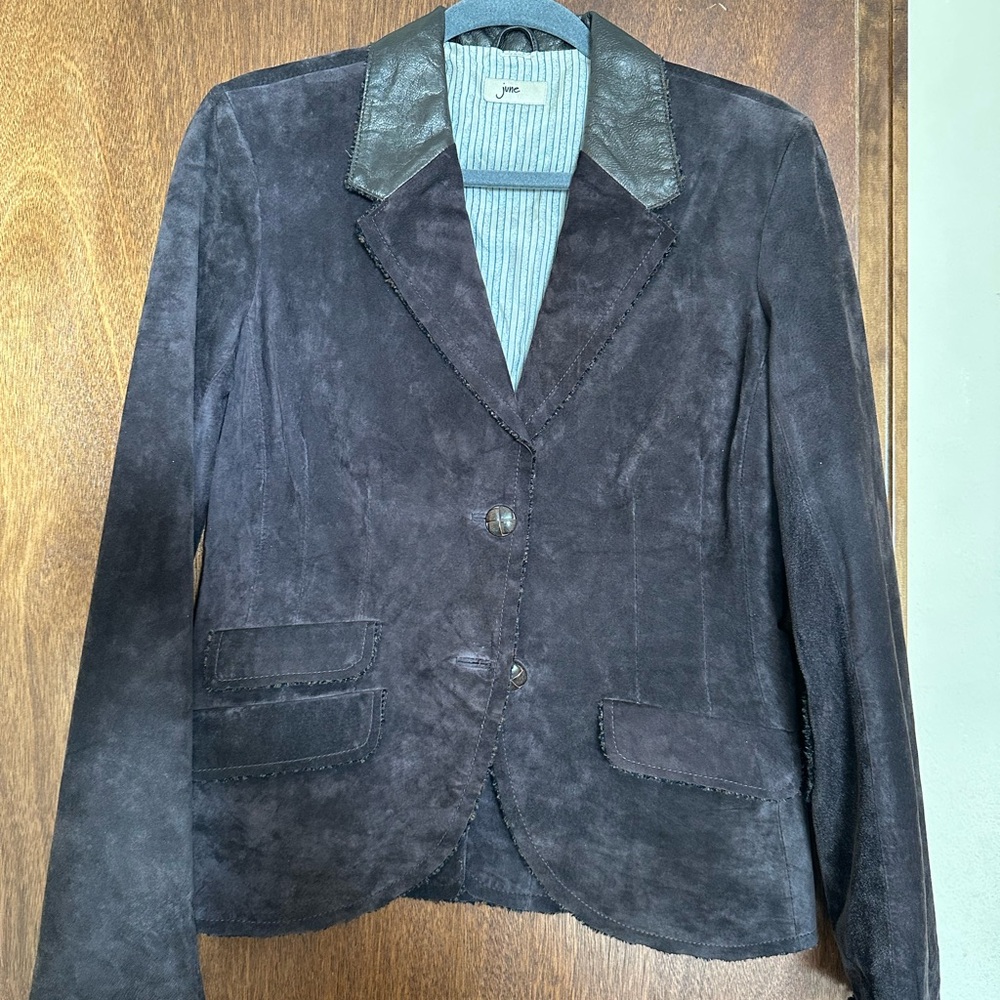 Elegant Black Suede Blazer with Leather Collar